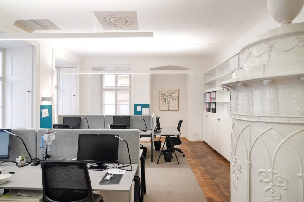 Kipferlhaus Schreibtisch Wien